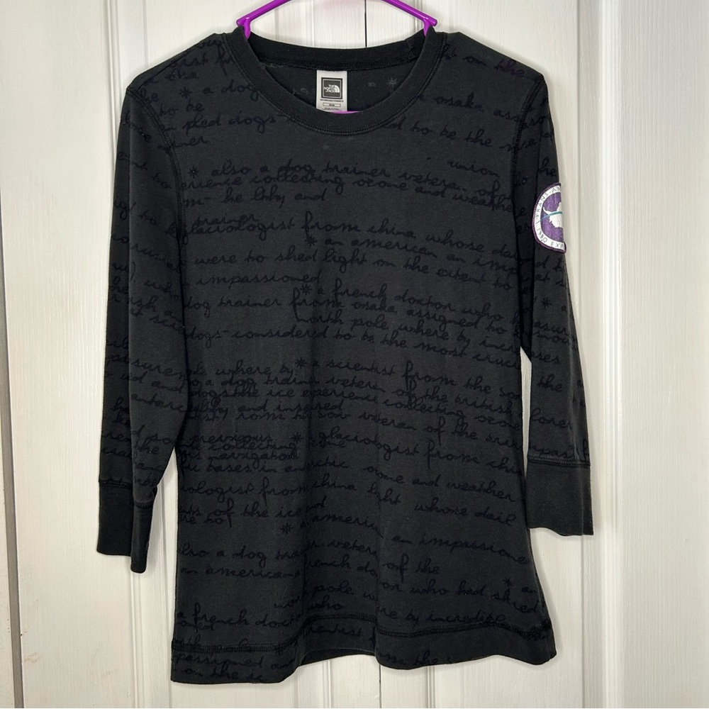 The North face women’s 3/4 sleeve Black Textured shirt medium